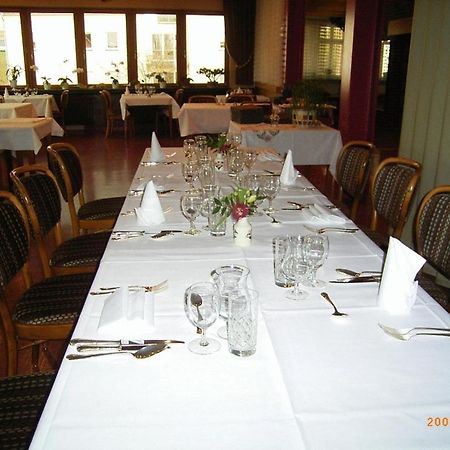 Hotel Restaurant Braas Esch-sur-Sûre Exteriör bild