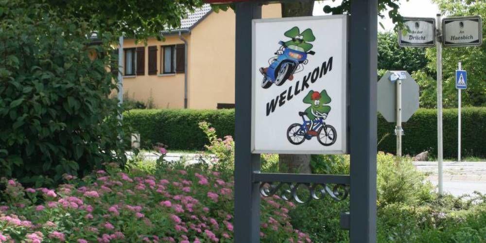 Hotel Restaurant Braas Esch-sur-Sûre Exteriör bild